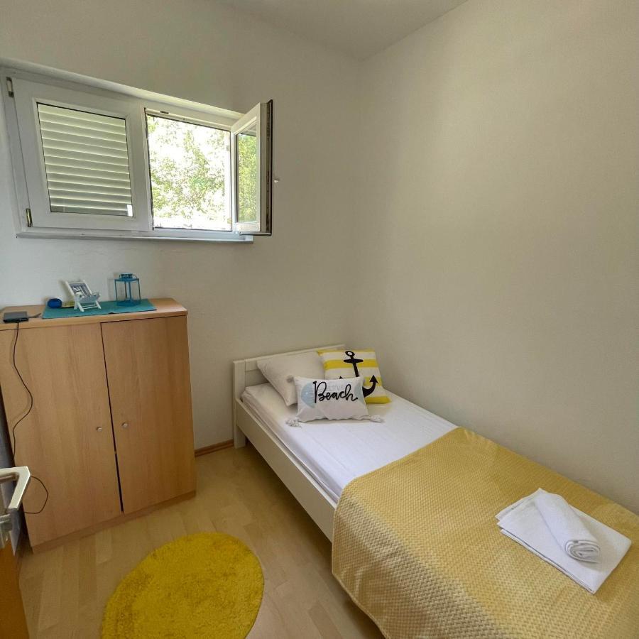 Apartman Emilija Vinisce ภายนอก รูปภาพ