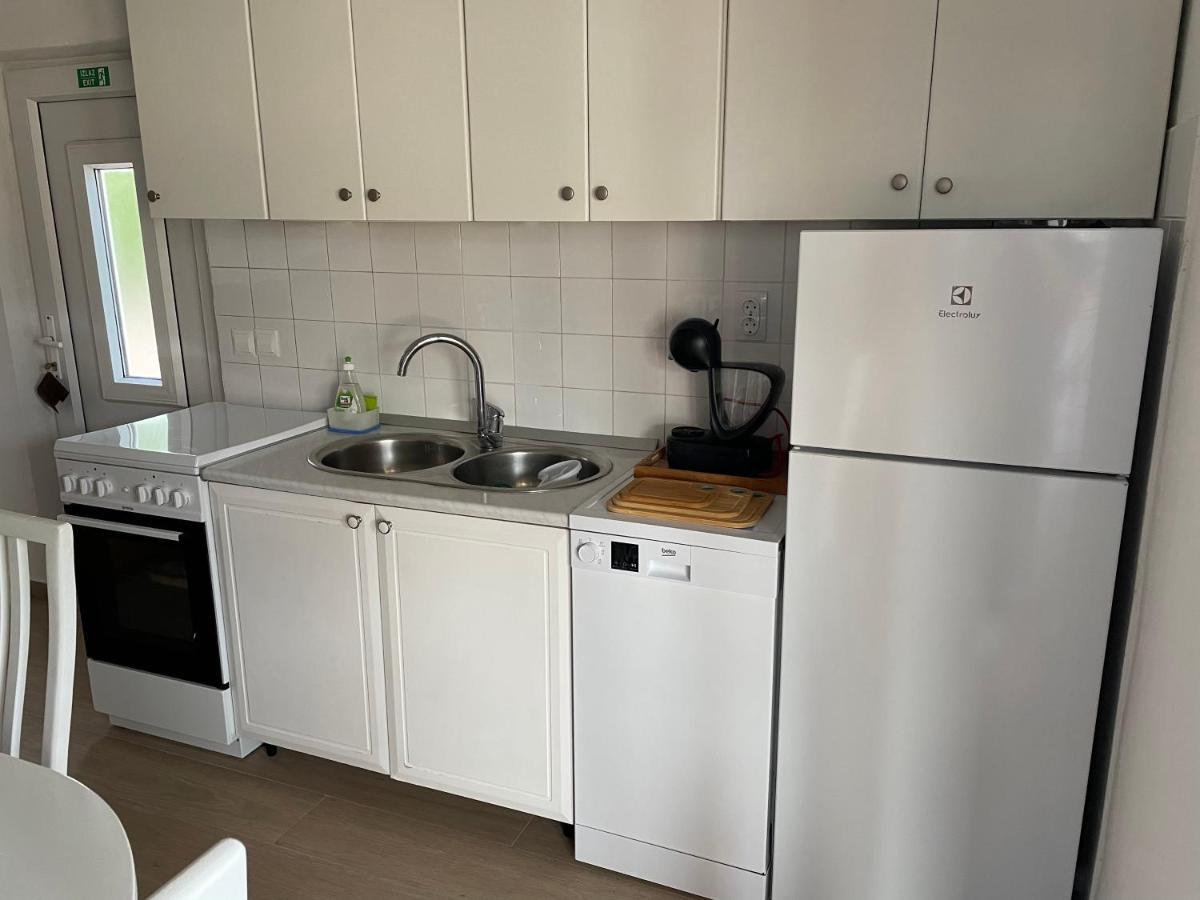 Apartman Emilija Vinisce ภายนอก รูปภาพ